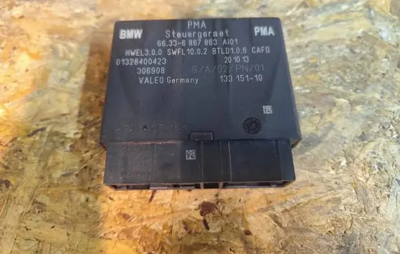 BMW X5 F15 Parking PDC control unit/module 6867863 13315110 01328400423