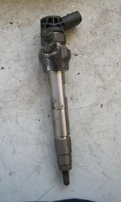 BMW 5 G30 G31 Fuel injector 8514148