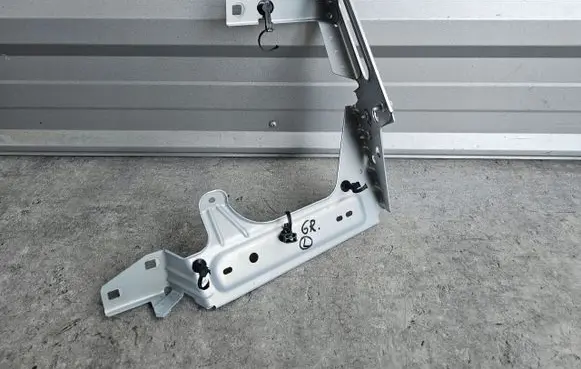 Maserati Ghibli Fender mounting bracket