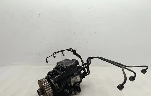 Audi A6 S6 C5 4B Fuel injection high pressure pump 059130106C
