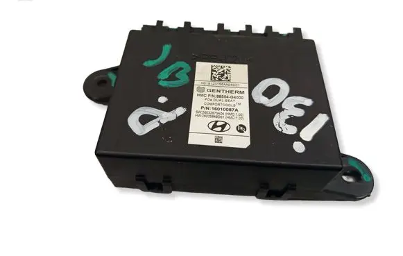 Hyundai i30 fastback Seat control module 88554G4000 16010087A 26032673A04