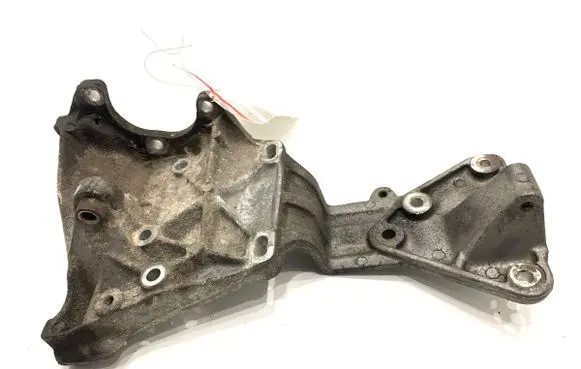 Volvo V70 Generator/alternator bracket 30731516