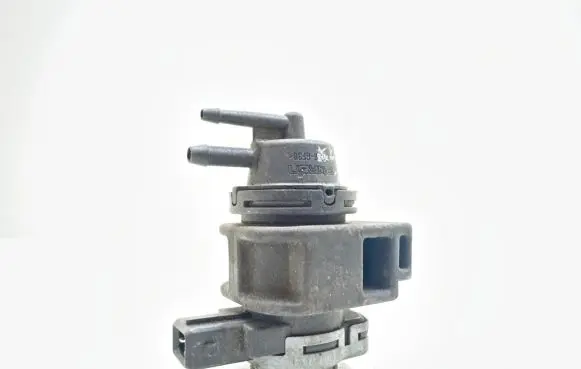 Nissan Qashqai Turbo solenoid valve 8200575400