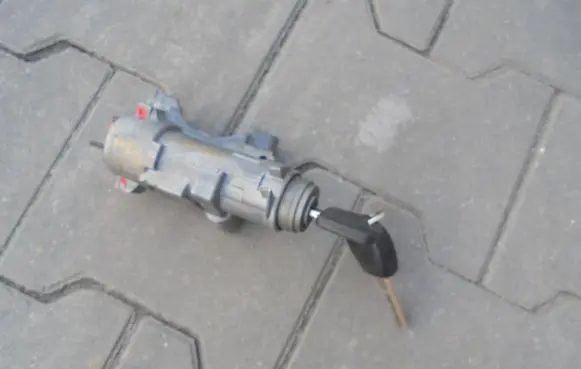 Audi A4 S4 B5 8D Ignition lock 4B0905851B
