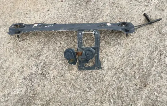 Mercedes-Benz C W203 Top upper radiator support slam panel 3277