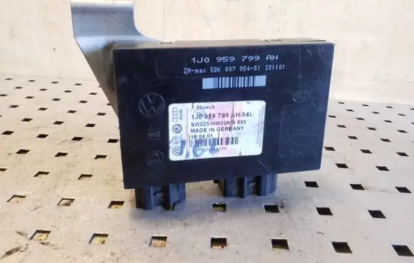 Volkswagen Golf IV Comfort/convenience module 1J0959799AH 5DK00795451