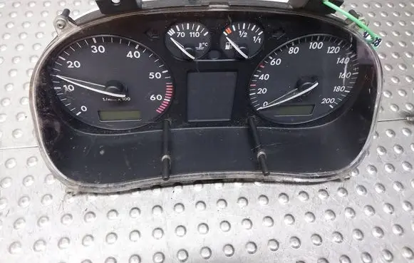 Volkswagen Polo III 6N 6N2 6NF Speedometer (instrument cluster) S26383328 5392326600