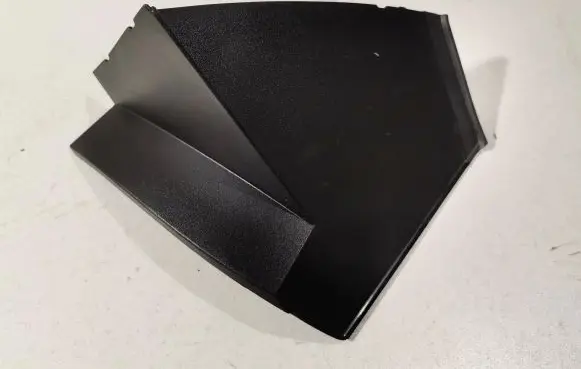 Rear/tail light trim molding