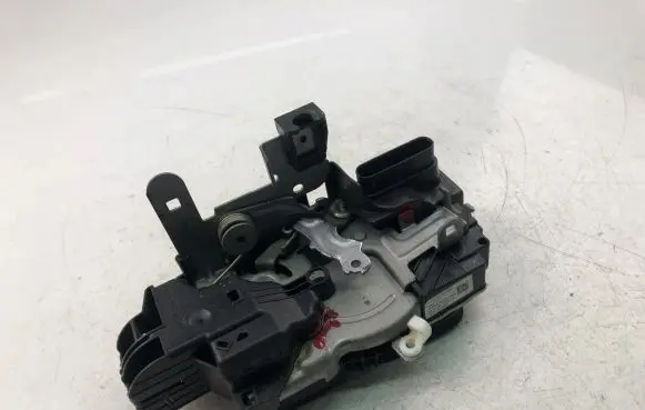 Volvo V40 Coupe door lock (next to the handle) 31440391