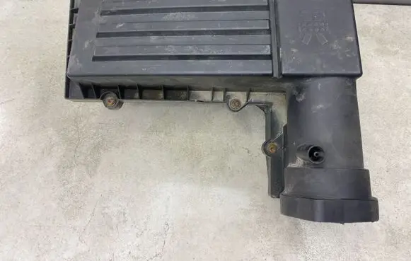 Volkswagen PASSAT B6 Air filter box 3C0129607AP