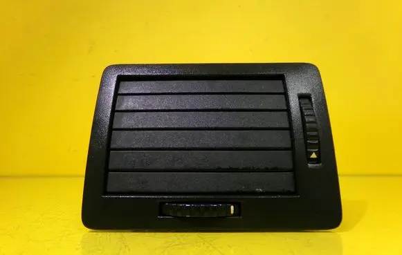 Skoda Fabia Mk1 (6Y) Dashboard side air vent grill/cover trim 6Y0819701