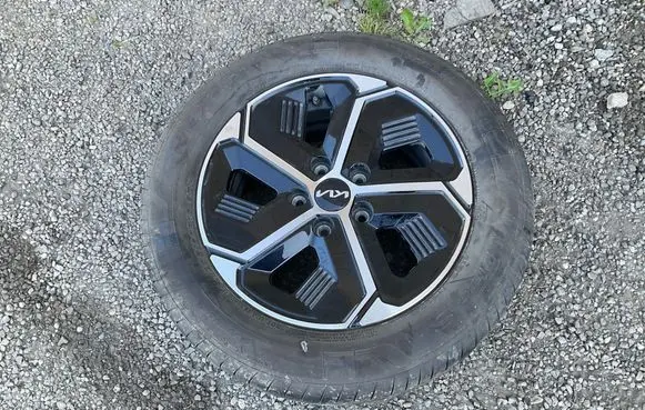 R16 alloy rim