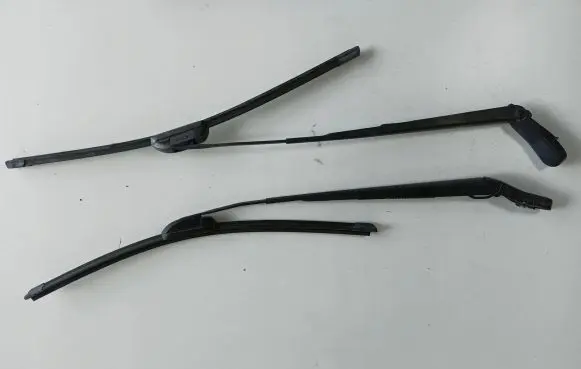 Ford F150 Front wiper blade arm