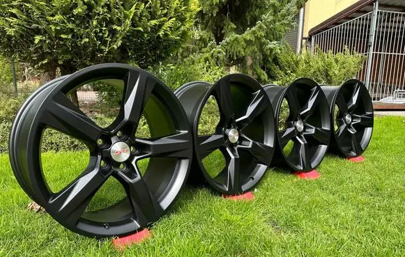 Chevrolet Camaro R20 alloy rim 