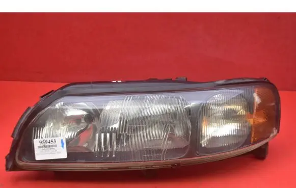 Volvo XC70 Headlight/headlamp 89007903
