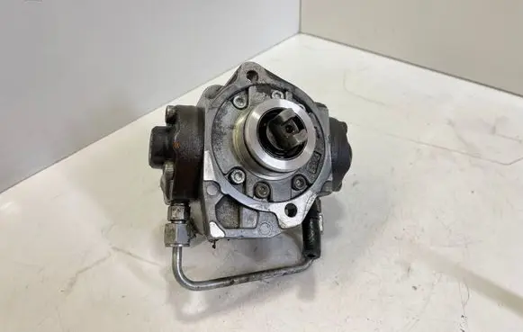 Toyota Avensis T250 Fuel injection high pressure pump 221000R020