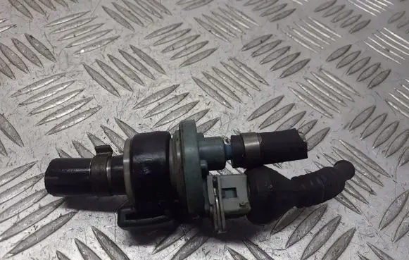 Audi 80 90 S2 B4 Valve vacuum 054133459B