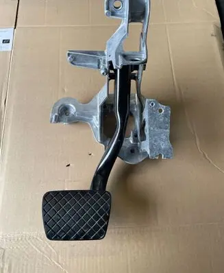 Audi Q7 4M Brake pedal 4M1723117B