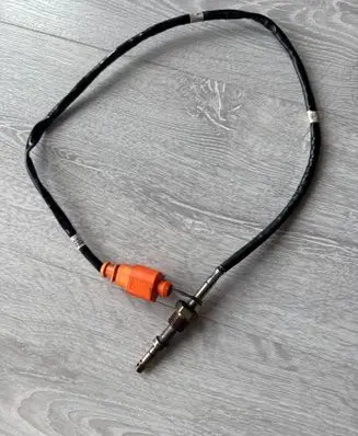 Volkswagen Golf VII Exhaust gas temperature sensor 04L906088B ATS200 8K09737020