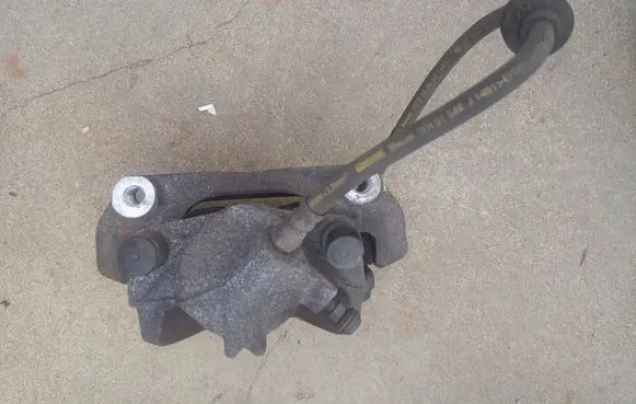 Renault Captur II Front brake caliper