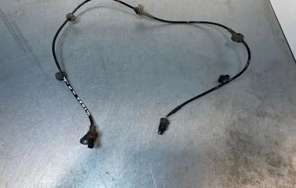 Suzuki Vitara (LY) ABS rear brake sensor 181025