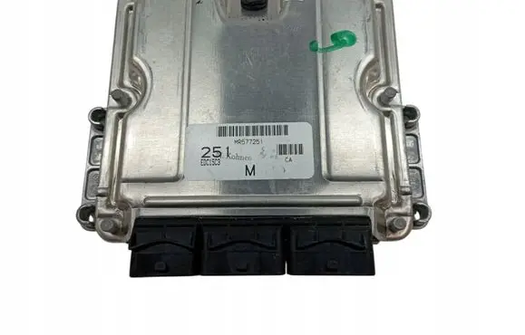 Mitsubishi Space Star Engine control unit/module 0281011611