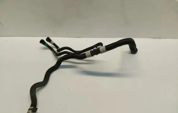 Tesla Model 3 Engine coolant pipe/hose 1521494-00-a