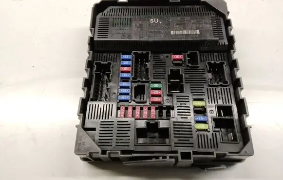 Mercedes-Benz X-class W470 Fuse module 284B75XD2A