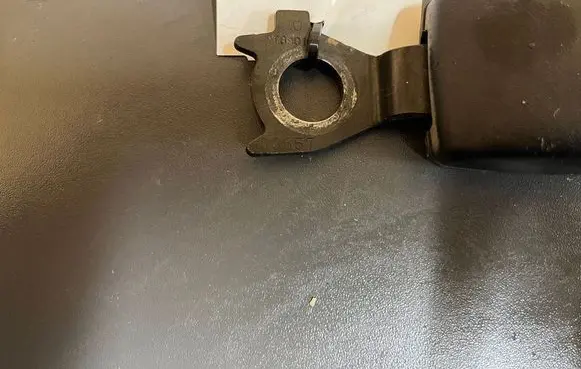 Mitsubishi Grandis Middle seatbelt buckle (rear) G3657