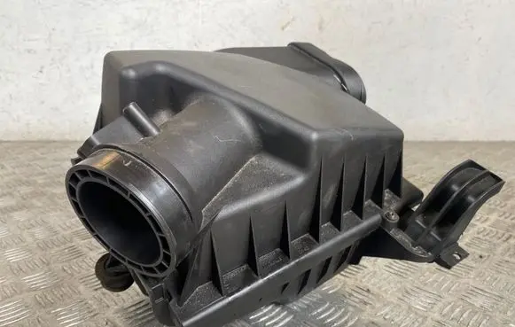 Opel Astra K Air filter box 39087144 72458012