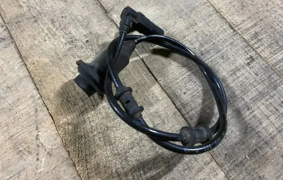 Mercedes-Benz S W220 ABS rear brake sensor a2205400417 2205400417