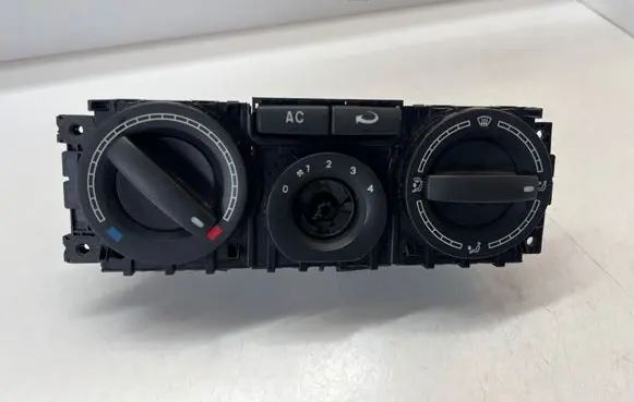 Volkswagen Transporter - Caravelle T5 Climate control unit 7H0820045R 7H0820045R9B9