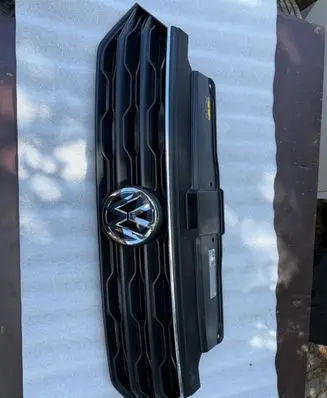 Volkswagen T-Roc Front bumper upper radiator grill 2GA853651E
