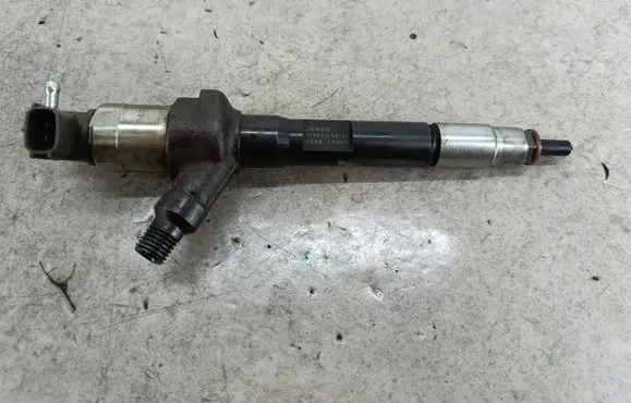 Mazda 6 Fuel injector R2AA13H50