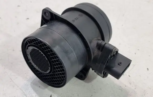 Volkswagen Touareg I Mass air flow meter 074906461B 0281002461