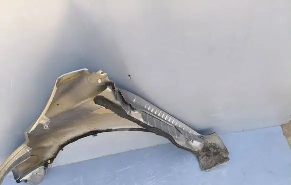 Nissan Pulsar Fender F3100ZLMA
