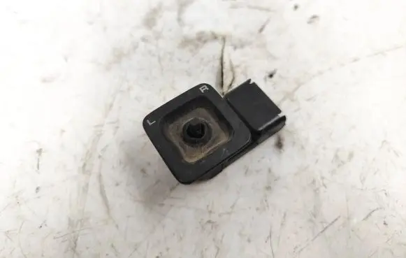 Volkswagen PASSAT B4 Wing mirror switch 321959565