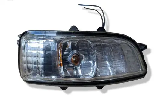 Volvo V50 Mirror indicator light 31111102