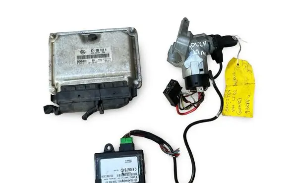 Volkswagen II LT Engine ECU kit and lock set 0281010407 074906018H