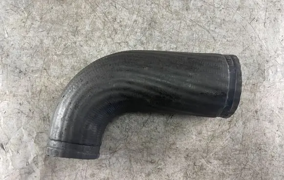 Volvo V70 Intercooler hose/pipe