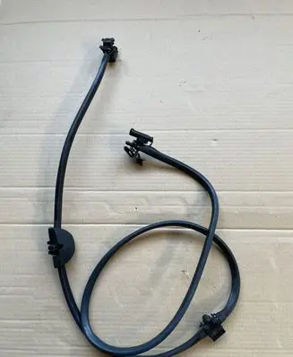 BMW 7 G11 G12 Windshield washer spray nozzle 7357373