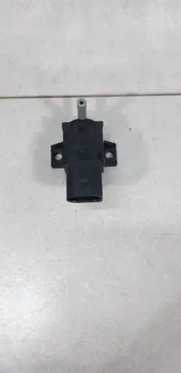 Volkswagen Golf VI Vacuum valve 700470070