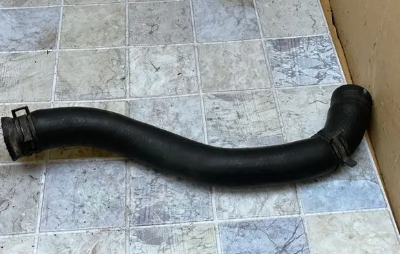 Toyota Avensis Verso Engine coolant pipe/hose