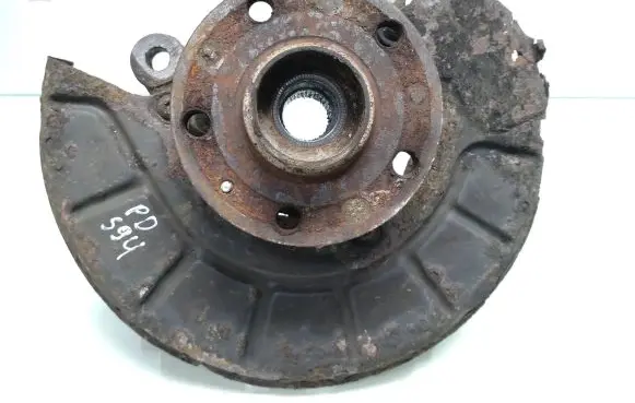Volkswagen Touran I Front wheel hub spindle knuckle