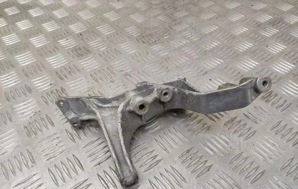 Mercedes-Benz E C207 W207 other engine part A2711410840