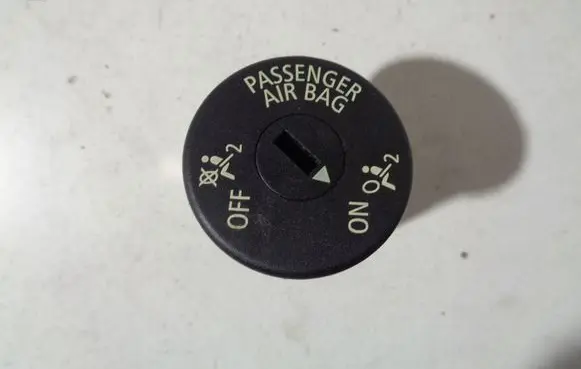 BMW 1 F20 F21 Passenger airbag on/off switch 9196886