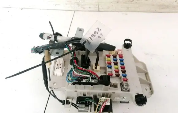 Toyota RAV 4 (XA20) Fuse box set 1231 3C25