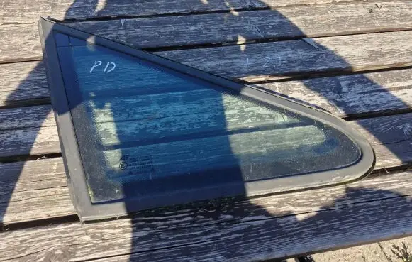 Ford Galaxy Front triangle window/glass 43R001100 DOT249AS2M24