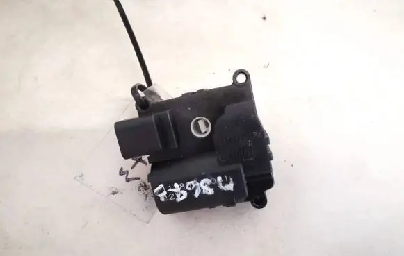 Toyota Corolla Verso AR10 Air flap motor/actuator 1138002051 113800-2051