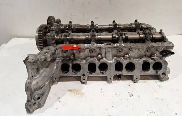 Opel Astra J Engine head 55592785